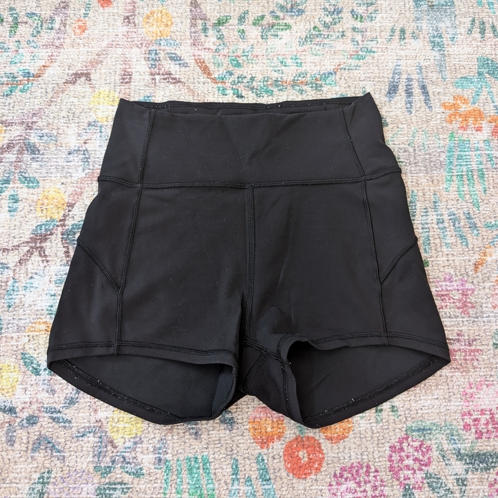 Lululemon In Movement Short - Picture 4 of 10